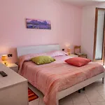 Rosa House Nyaraló Varenna